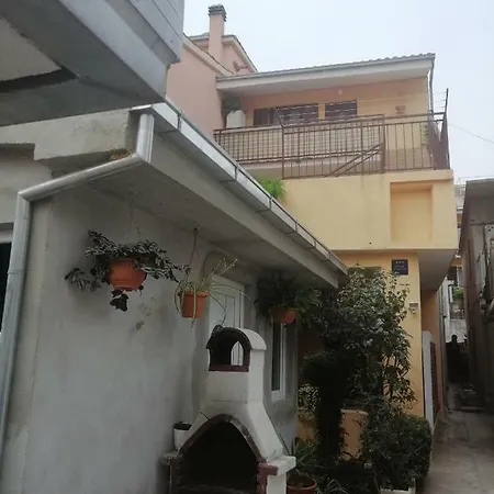 Lea Apartment *